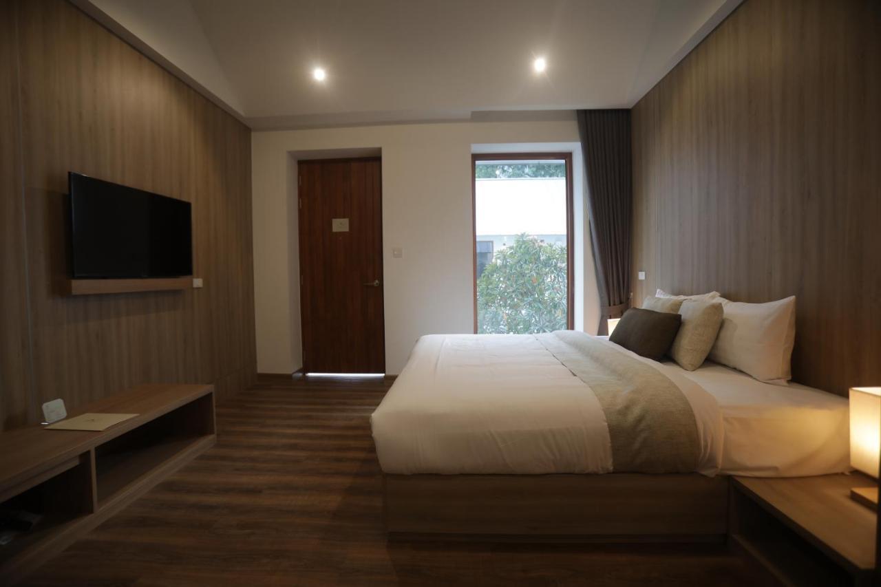 Hotel Four O'clock